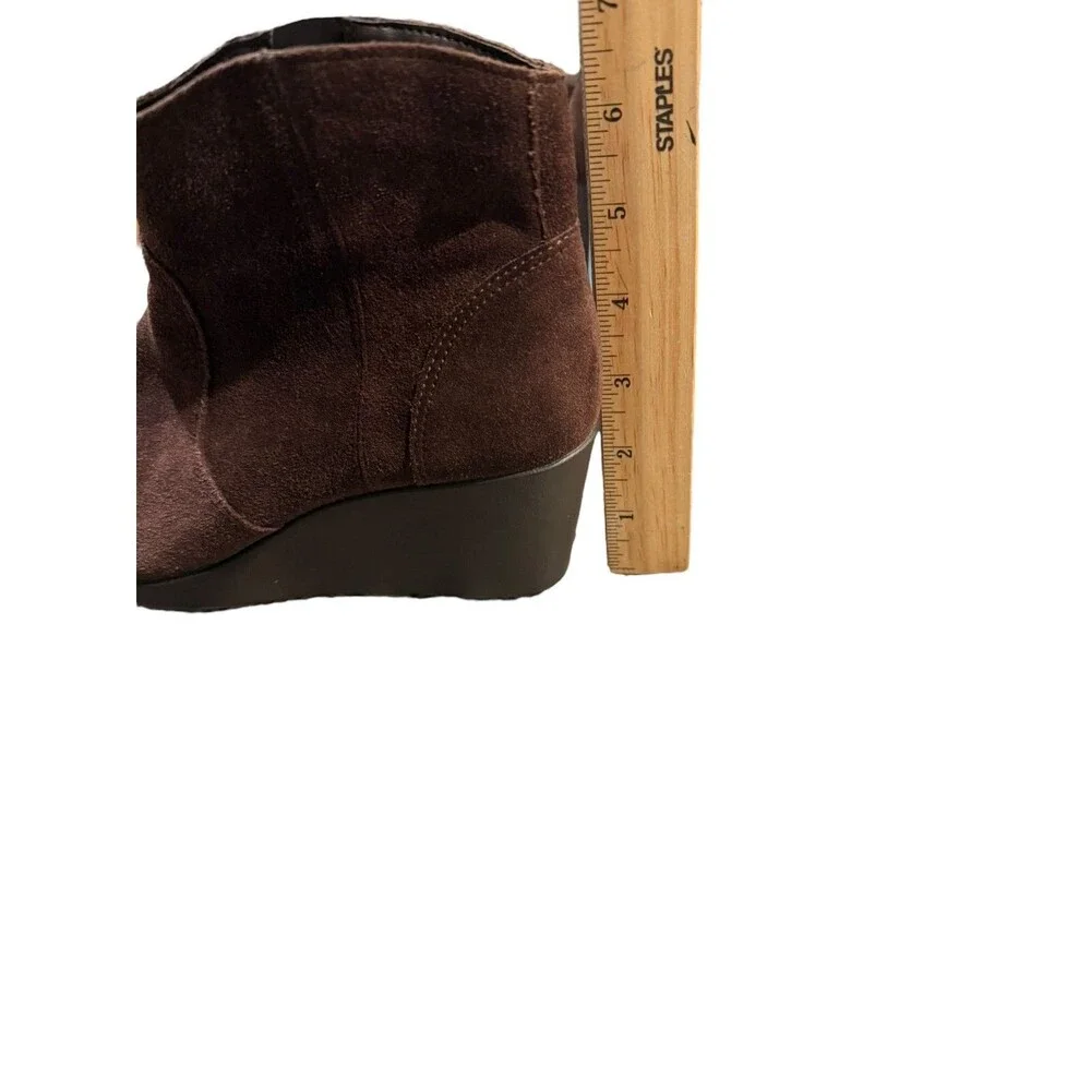 Crocs Leigh Wedge Shoes Women’s Size 7 Brown Suede Chelsea Bootie Boot Zip Up